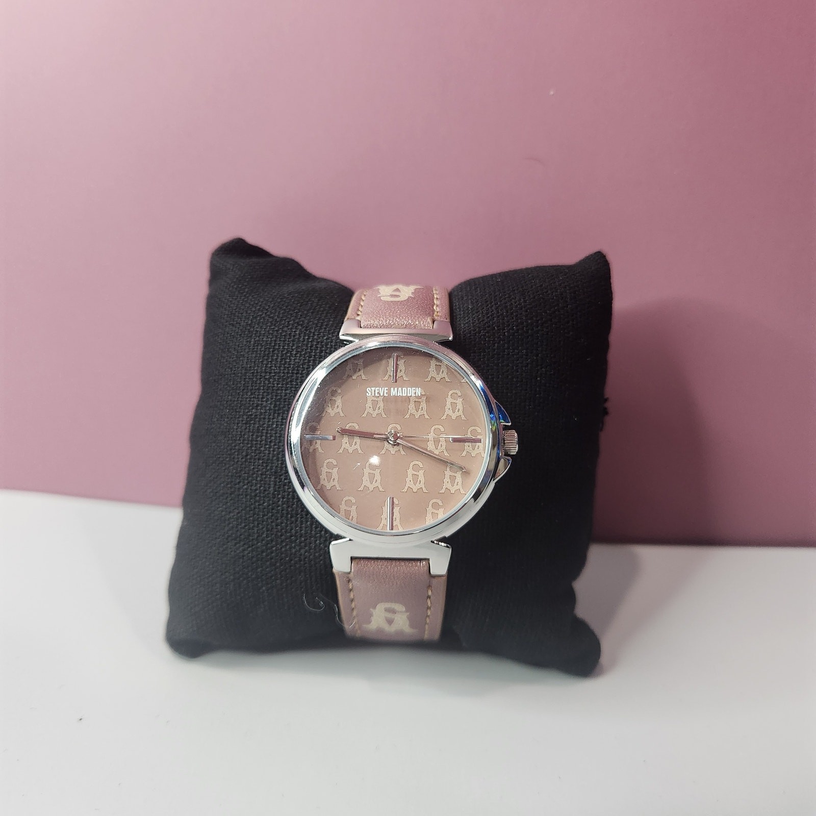 Steve Madden NYC Women’s Watch Mauve/Tan Logo Wristwatch NIB