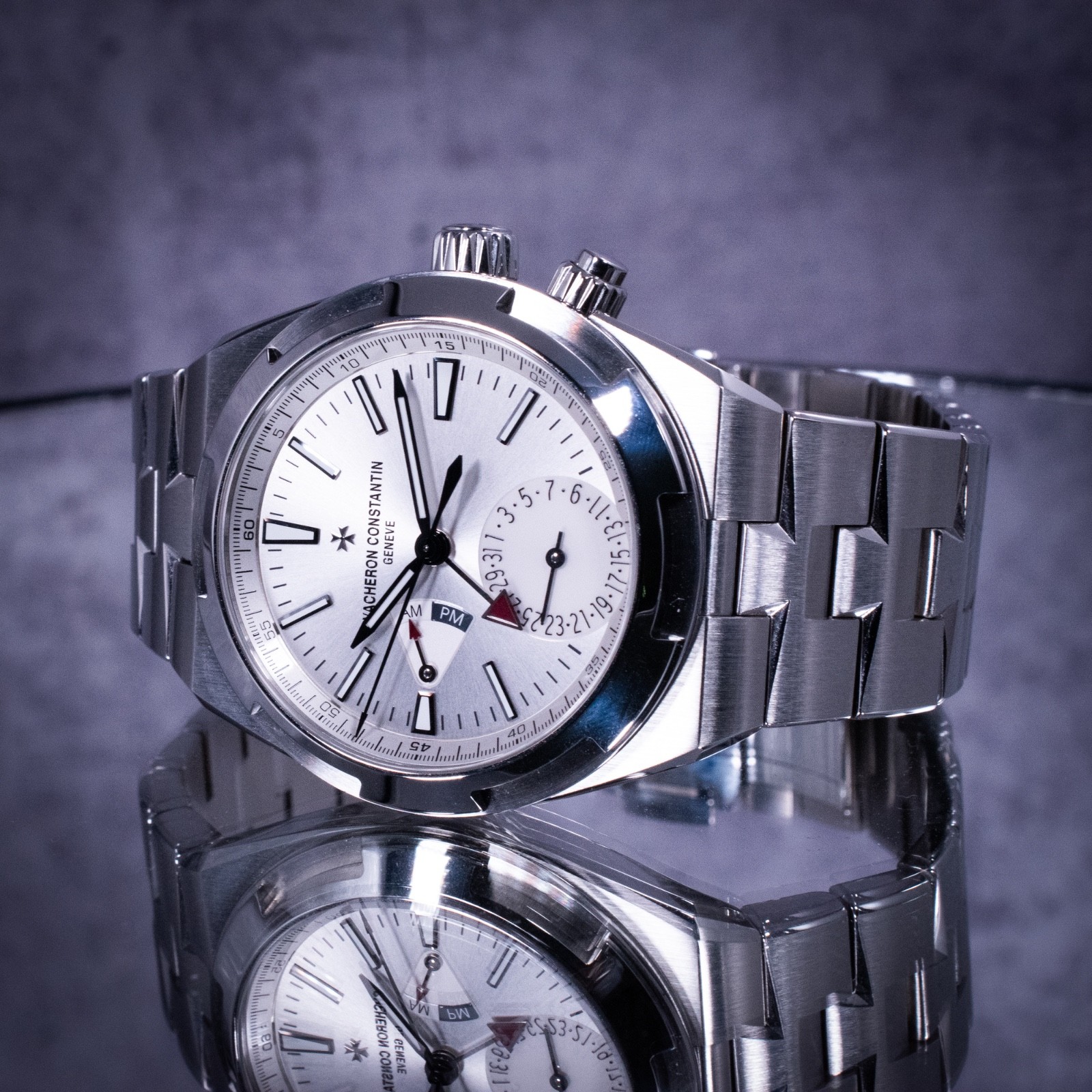 Vacheron Constantin Overseas Dual Time 41mm Silver Dial, Ref. 7900V w/ B&P