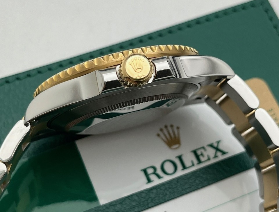 ROLEX SUBMARINER 40mm Ref: 116613LB CERAMIC BLUESY WITH PAPERS 2015