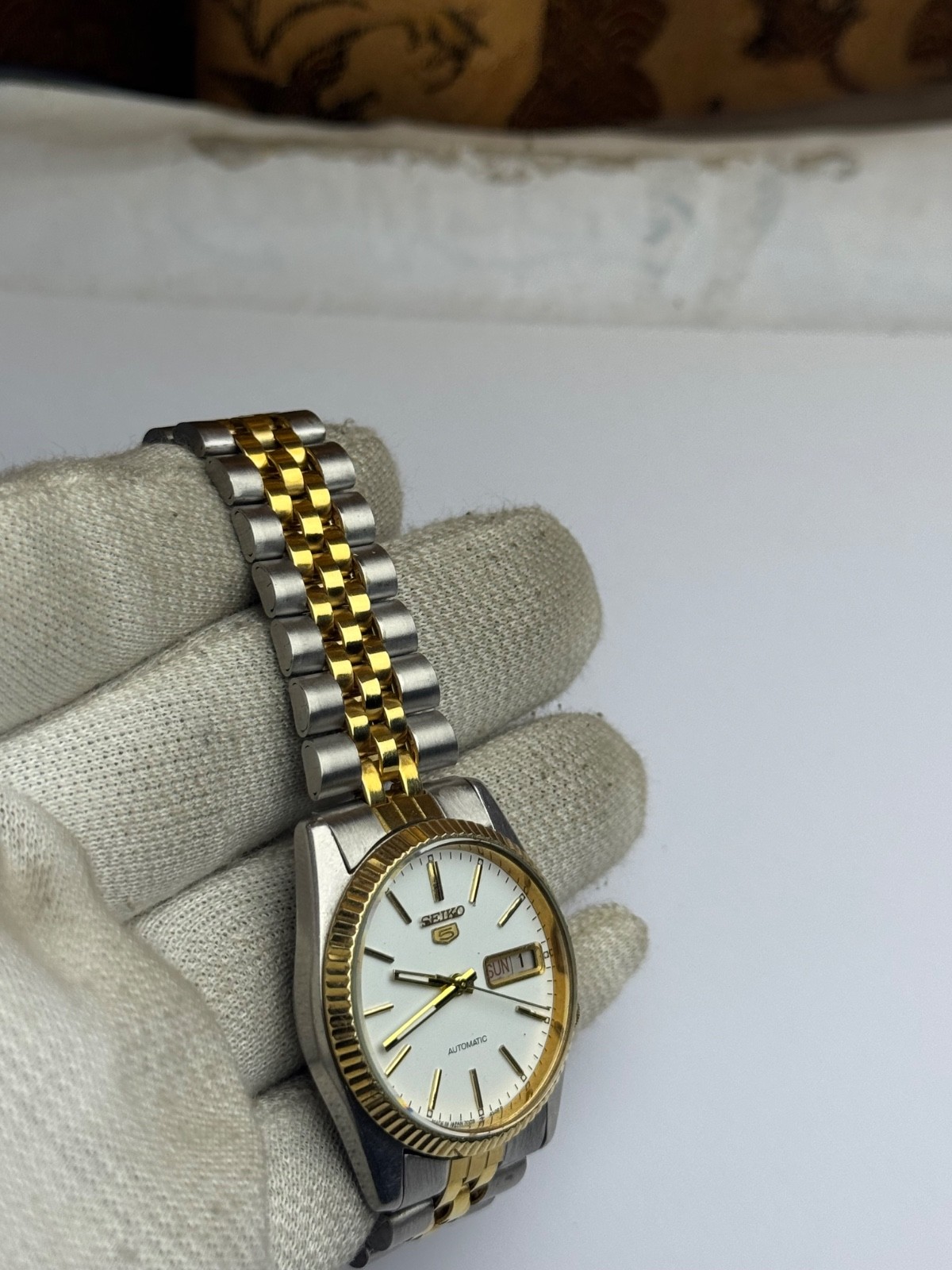 Vintage Seiko 5 7009 Automatic White Dial Fluted Bezel Two Tone Jubilee Men’s