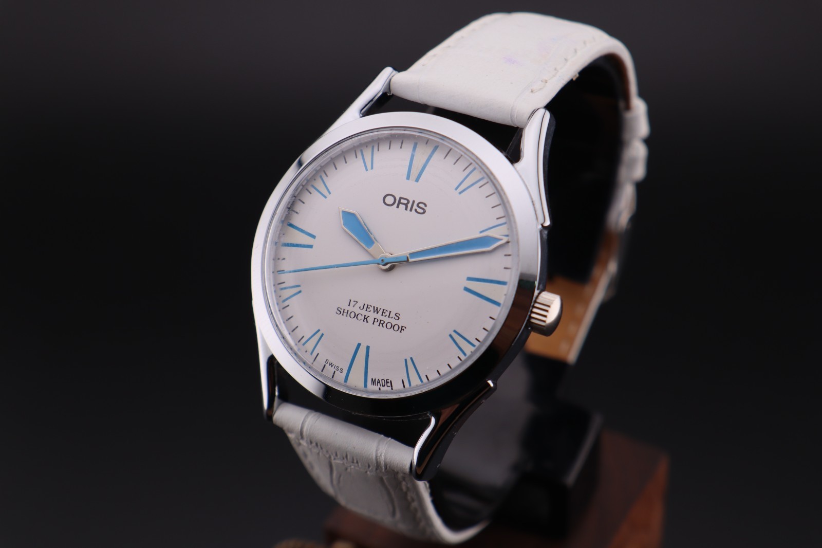 Oris Vintage Hand Winding Mechanical 17 Jewels Men’s Wrist Watch – Swiss Made