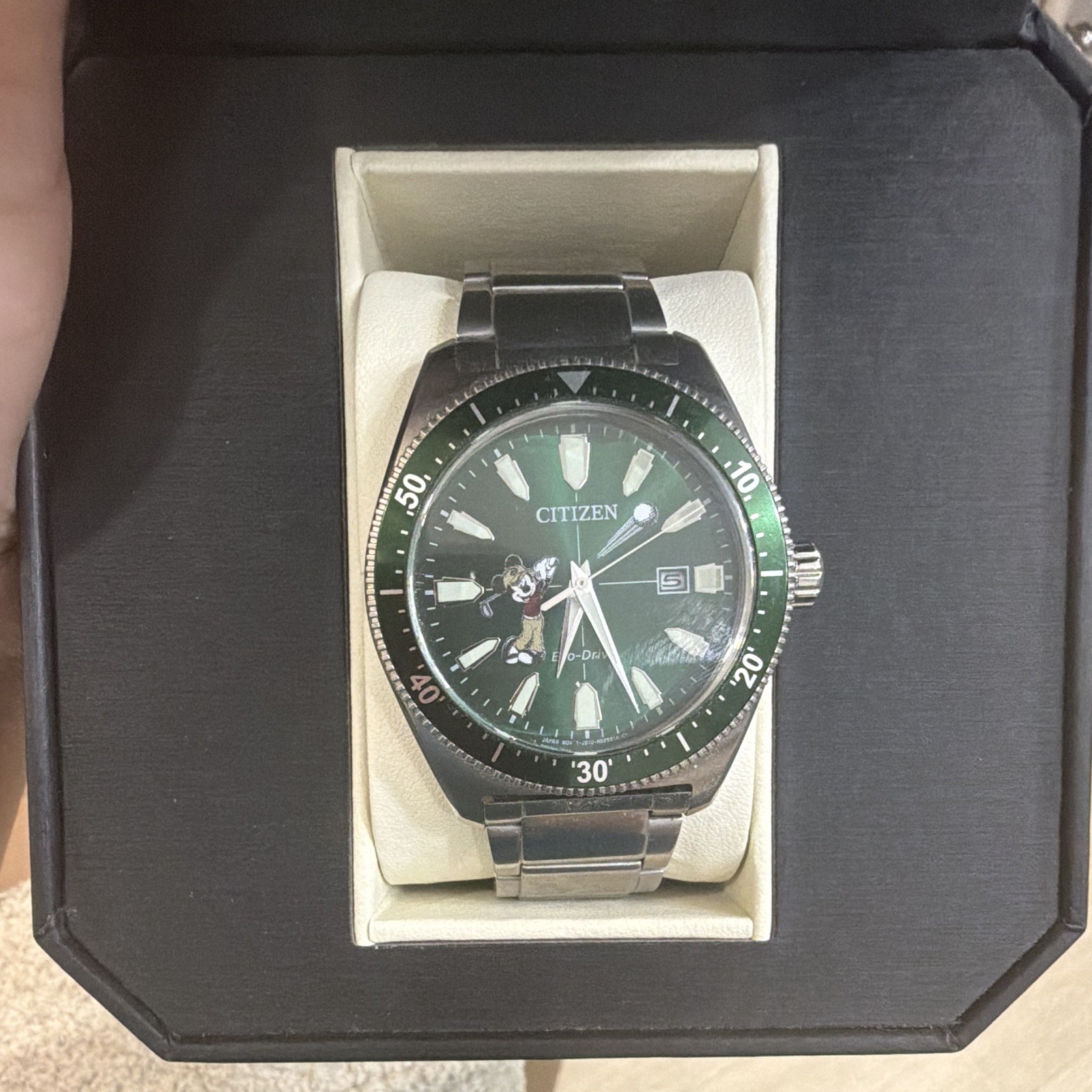 Citizen Eco-Drive Green Dial Silver Steel Bracelet 42mm Date 100m w/ Box