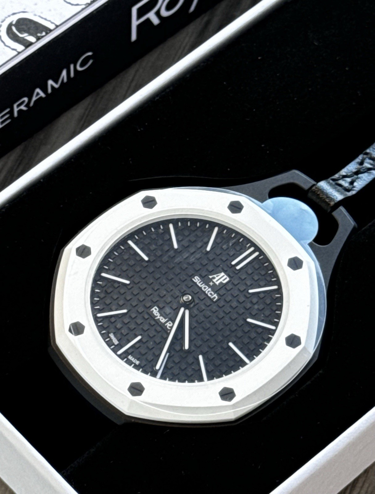AP x Swatch Audemars Piguet Royal Pop Ocho Negro SSX03W101N IN HAND