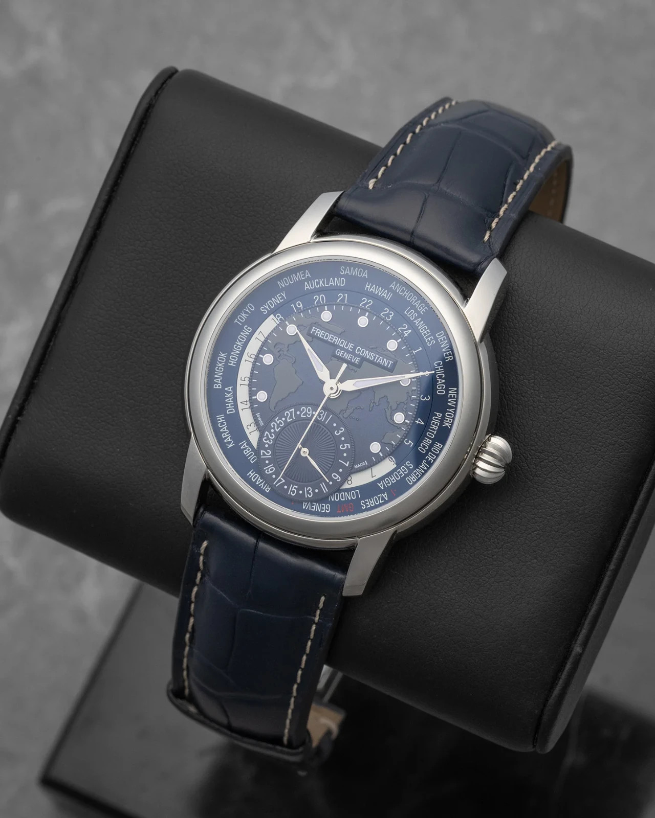 Frederique Constant Classics Worldtimer Manufacture Steel 42 mm FC-718NWM4H6