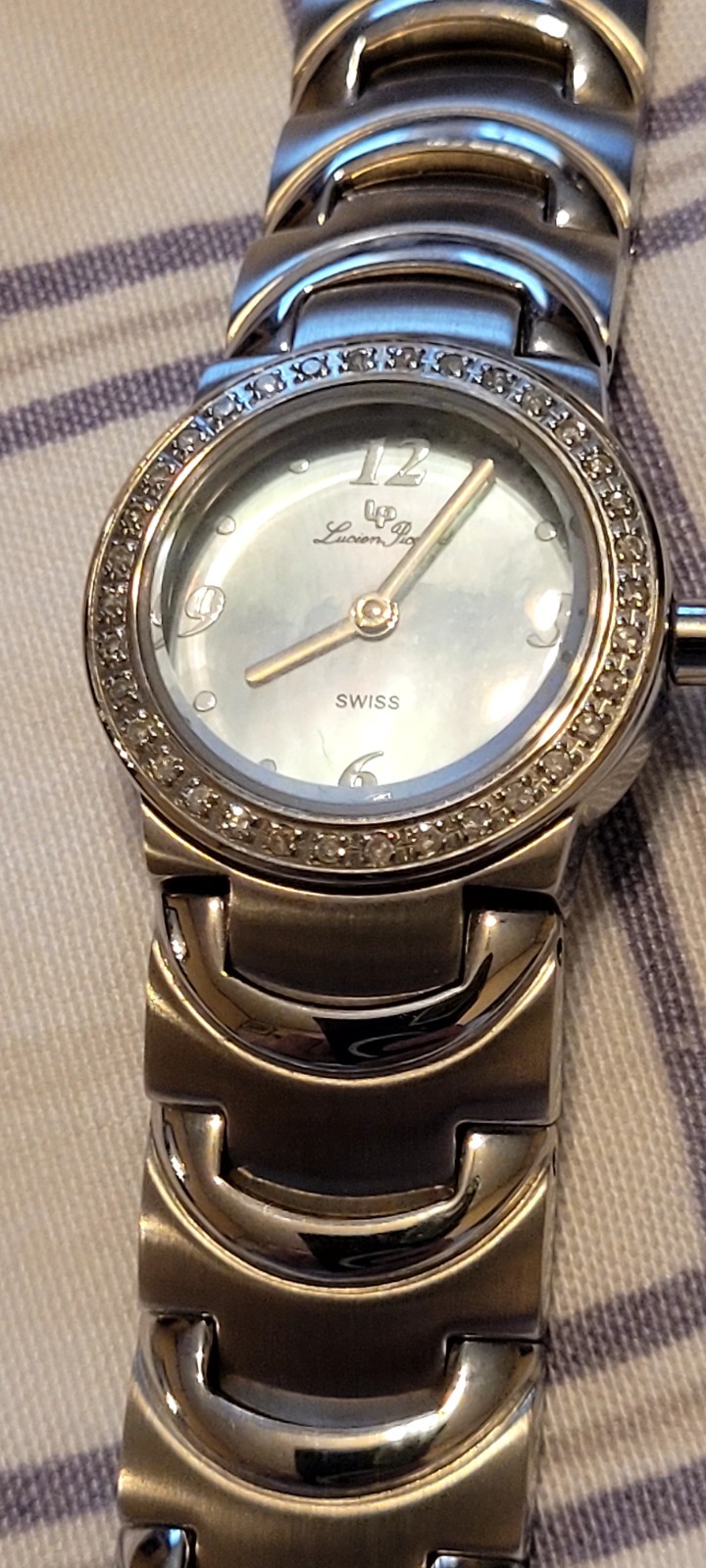 Lucien Piccard Y2K-Era Women’s Wristwatch.Swiss,New Battery, Origi Box,X- Links