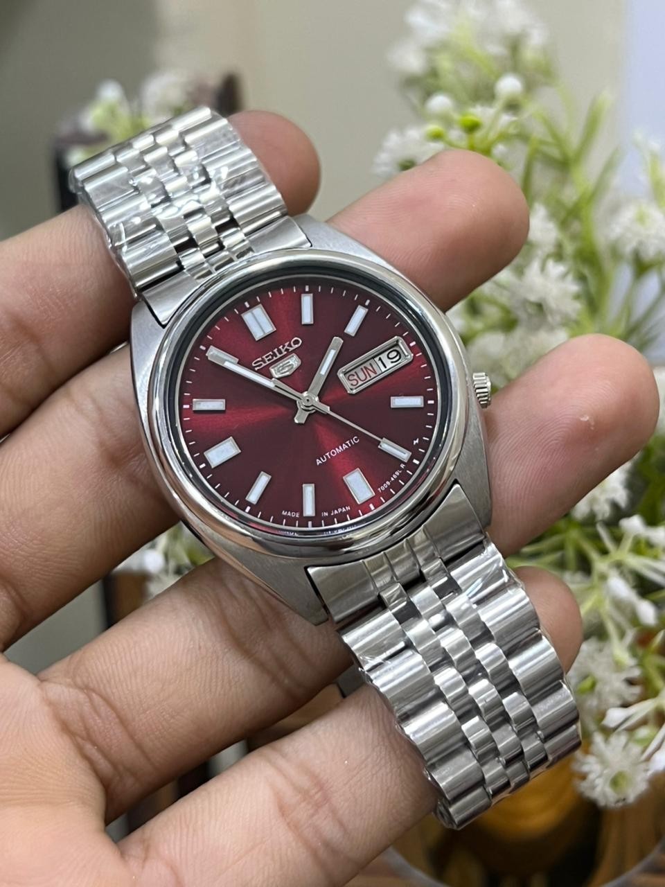 Seiko 5 Automatic Cherry Red Dial Mens Watch Japan Made 7009