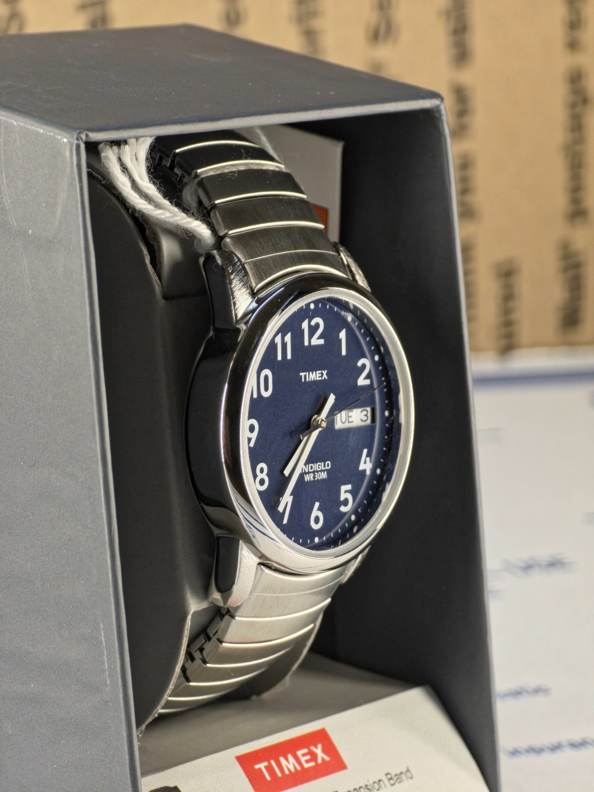 Timex T20031, Easy Reader, Men’s, Silvertone Expansion, Indiglo, Day/Date, NEW