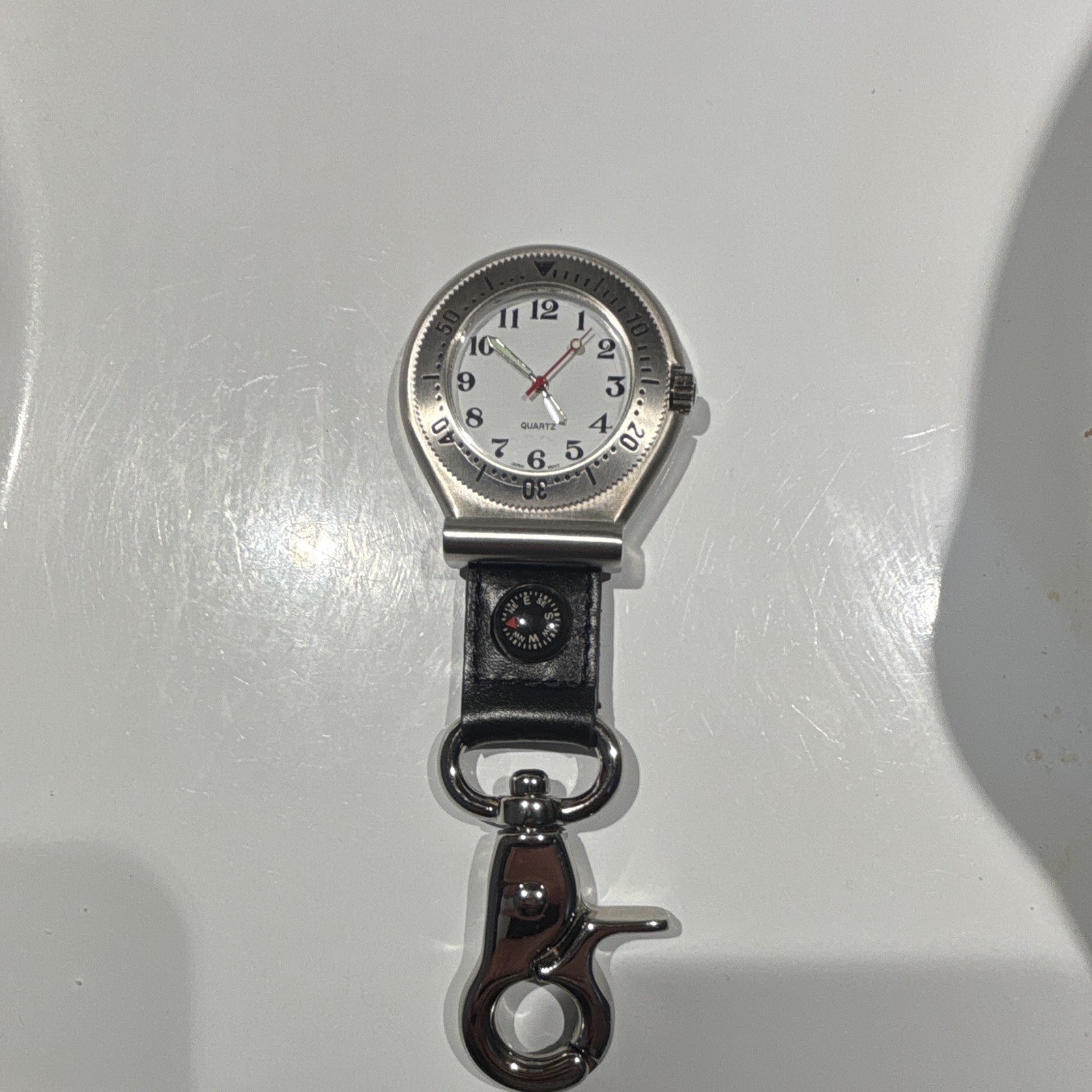 Croton Quartz Compass Watch Unidirectional Rotating Bezel White Dial Leather
