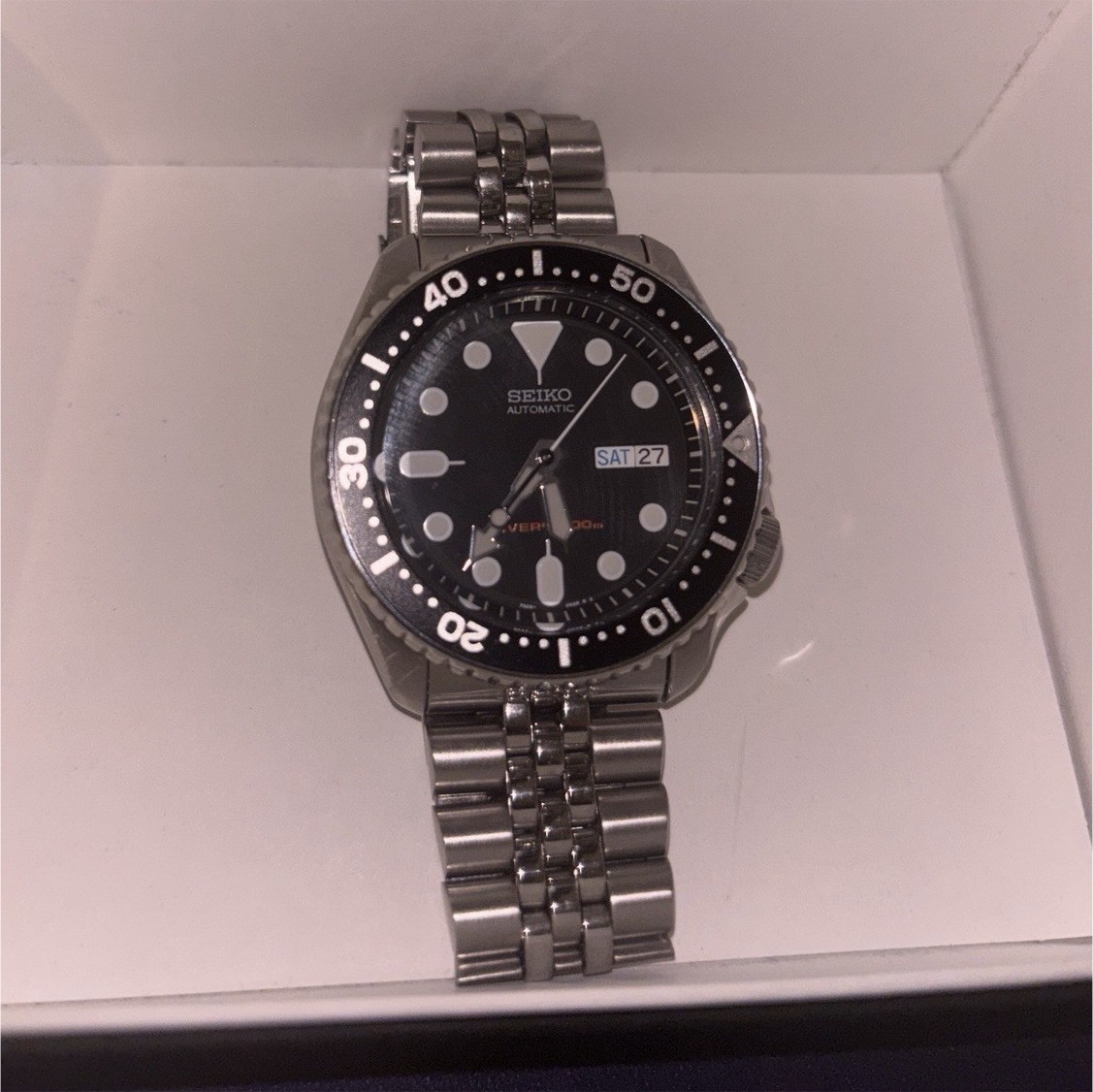 精工 SKX007K – 黑色表盘/不锈钢手链