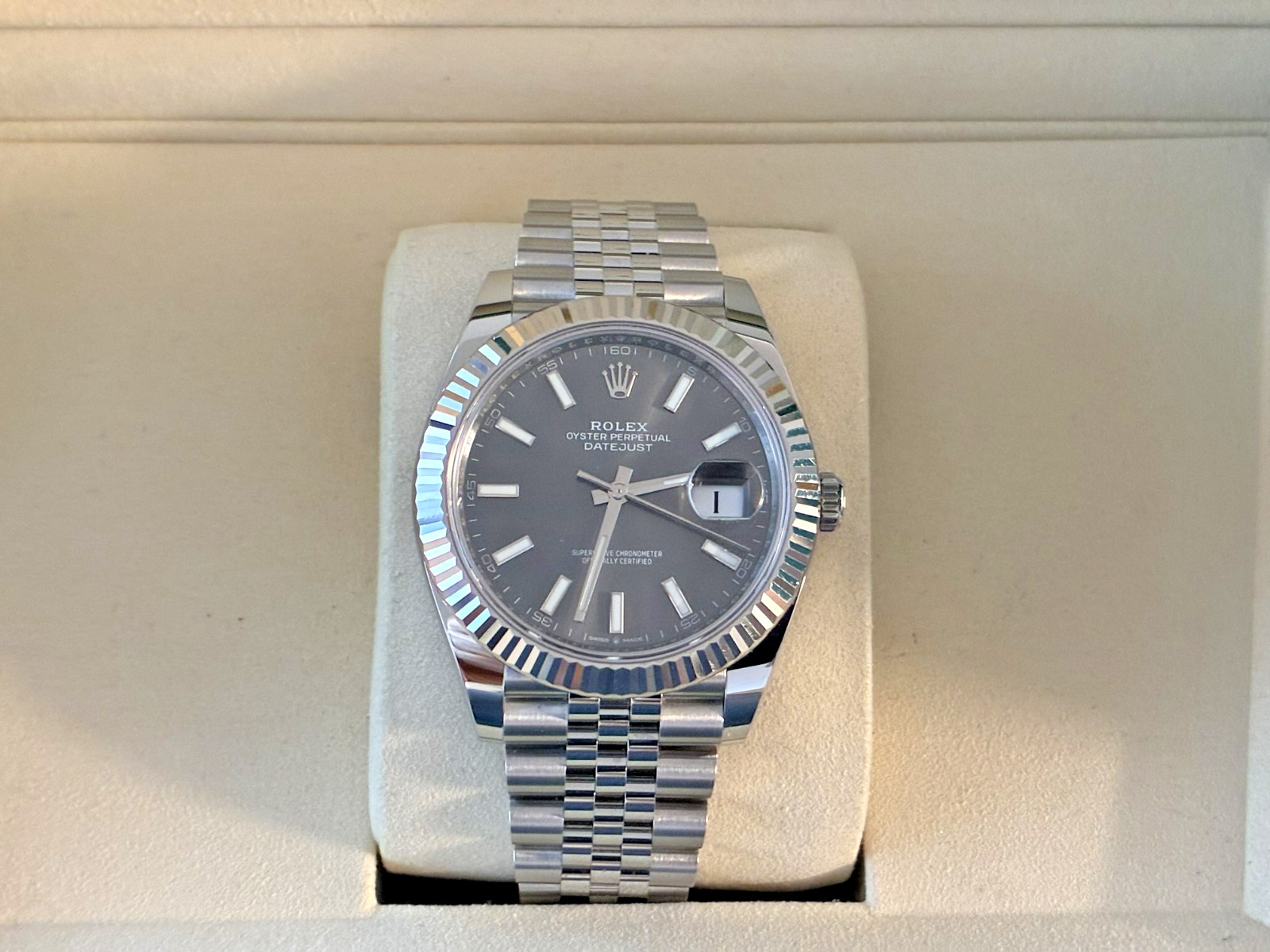 Rolex DATEJUST 41mm FULL SET – White Gold Fluted Bezel Jubilee 126334 OCT 2025