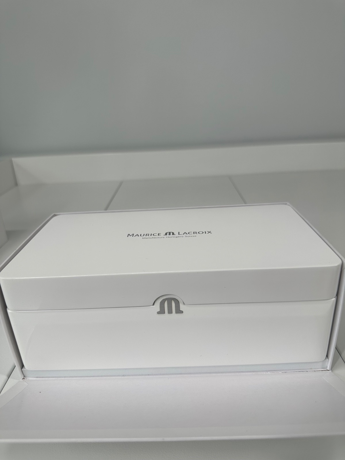 Maurice Lacroix Aikon Venturer Automatic AI6057 White Diamond Dial Box Papers
