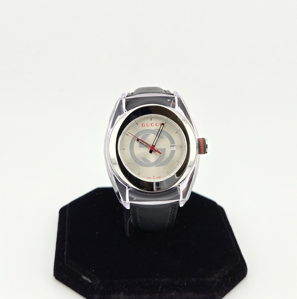 Gucci Sync L Women’s White Dial Black Leather Strap Watch – YA137302