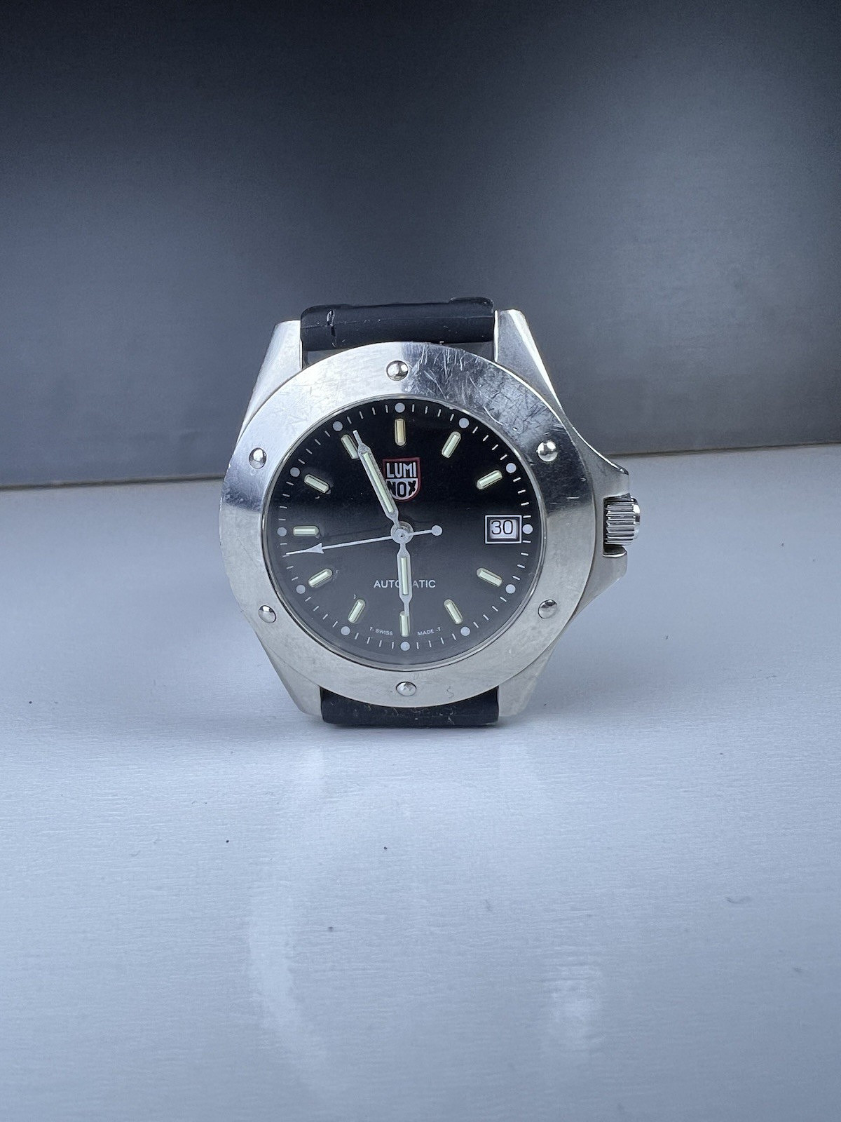 Luminox Series 1600 Automatic 25 Jewel Swiss Made Diver Sapphire Black Dial