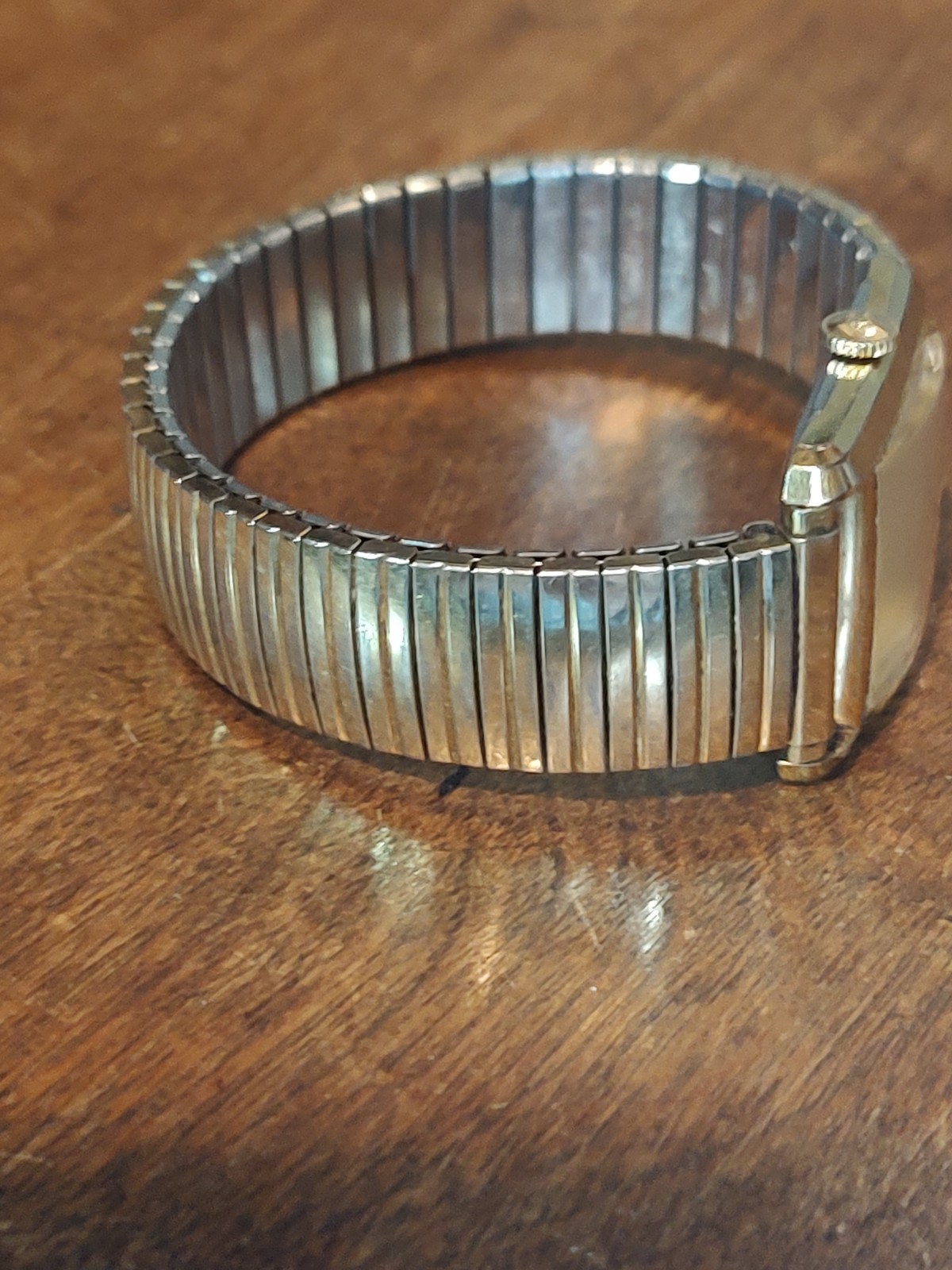 1944 Elgin 19j Rectangle Case Mens Wristwatch – Good Working Condition!