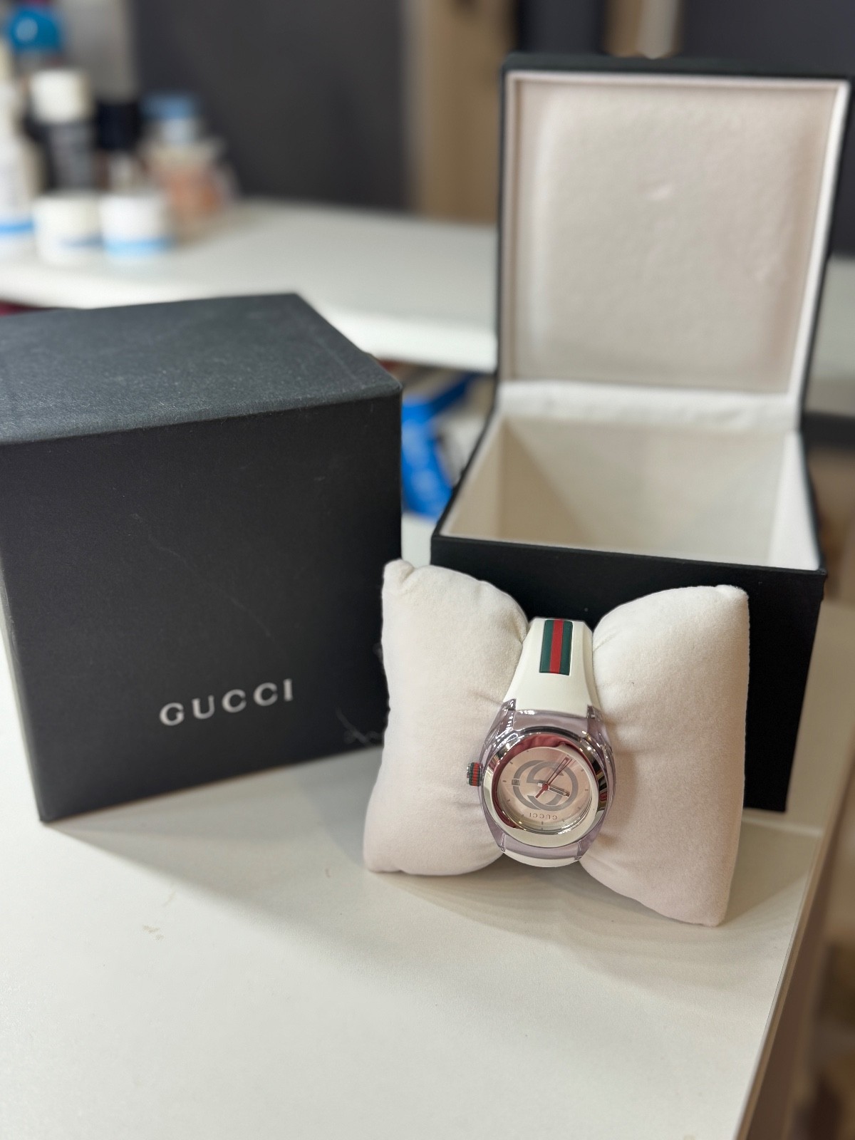 Gucci YA137102 Chronograph Unisex Silicone Strap Watch – Silver