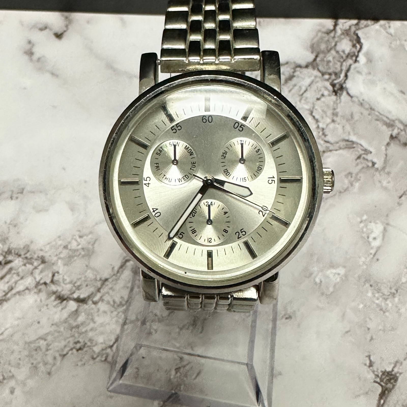 Merona Watch Women Silver Tone Baton Indexes Round 38MM Dial New Battery 7.5″