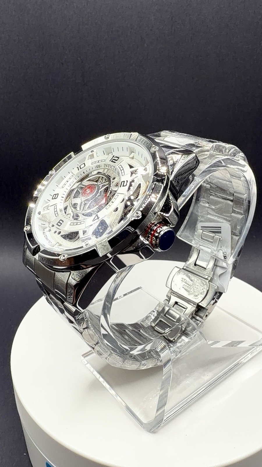 Invicta Racing Interpoint Automatic 43.5mm w-30m water resistance. Silver w- Red