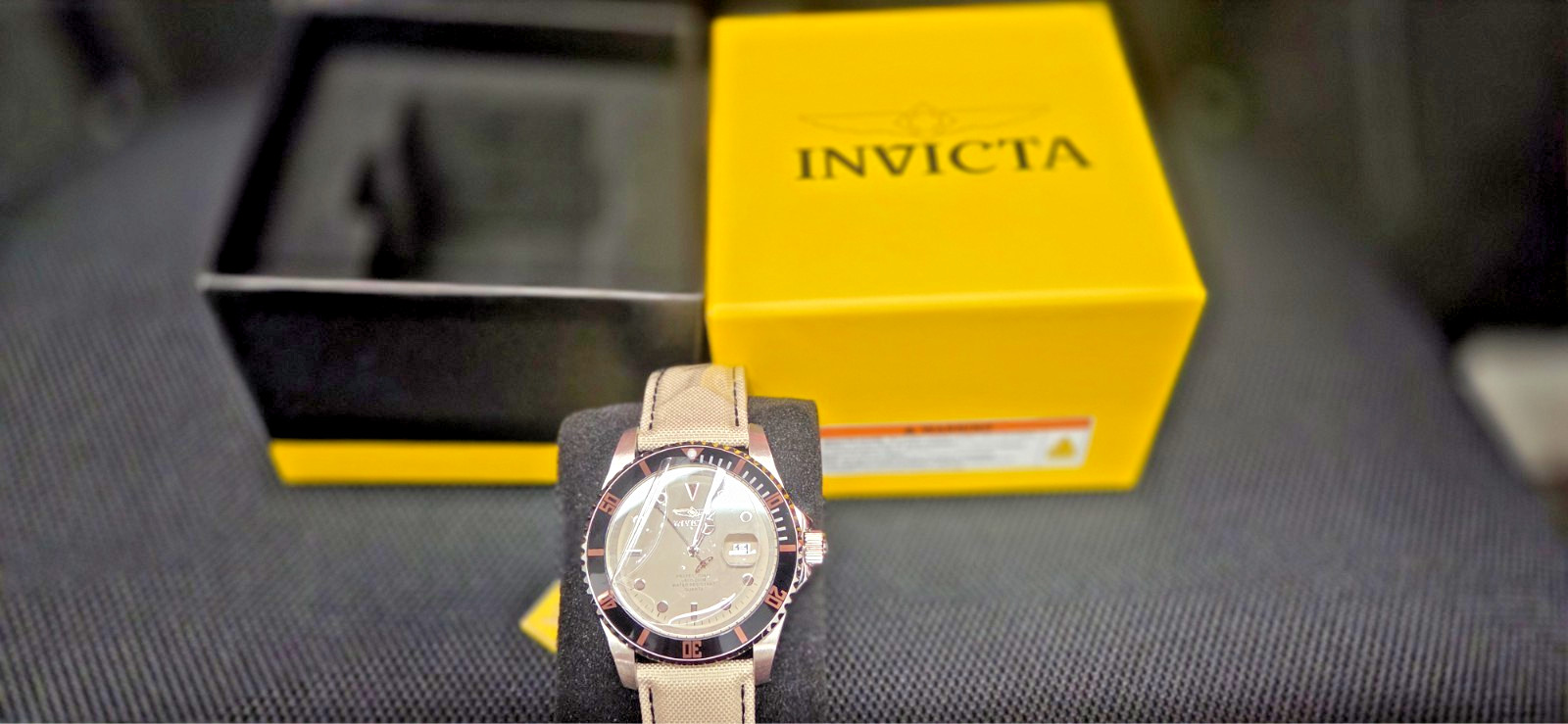 Invicta Pro Diver 50533 Men’s Watch 42mm Beige Dial Nylon Canvas Strap 200M NEW