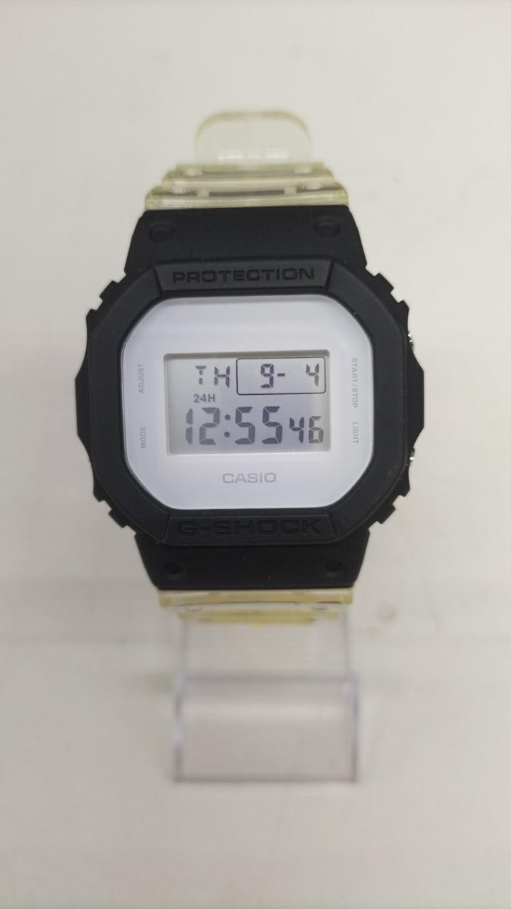 G SHOCK Quartz Model DW 5600SG CASIO