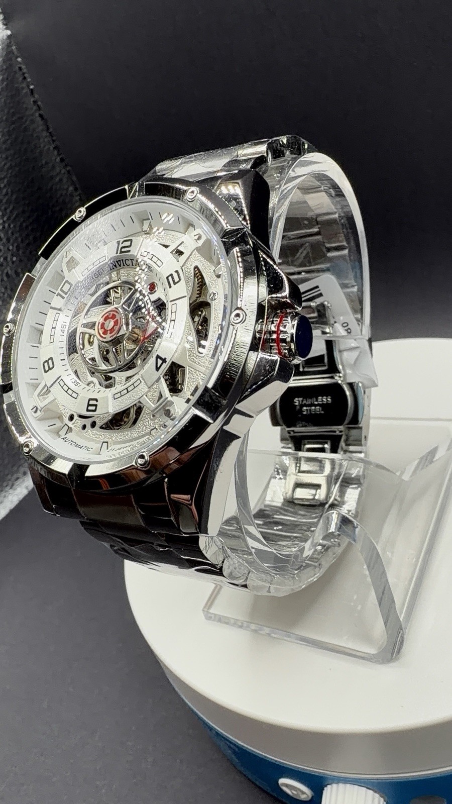 Invicta Racing Interpoint Automatic 43.5mm w-30m water resistance. Silver w- Red