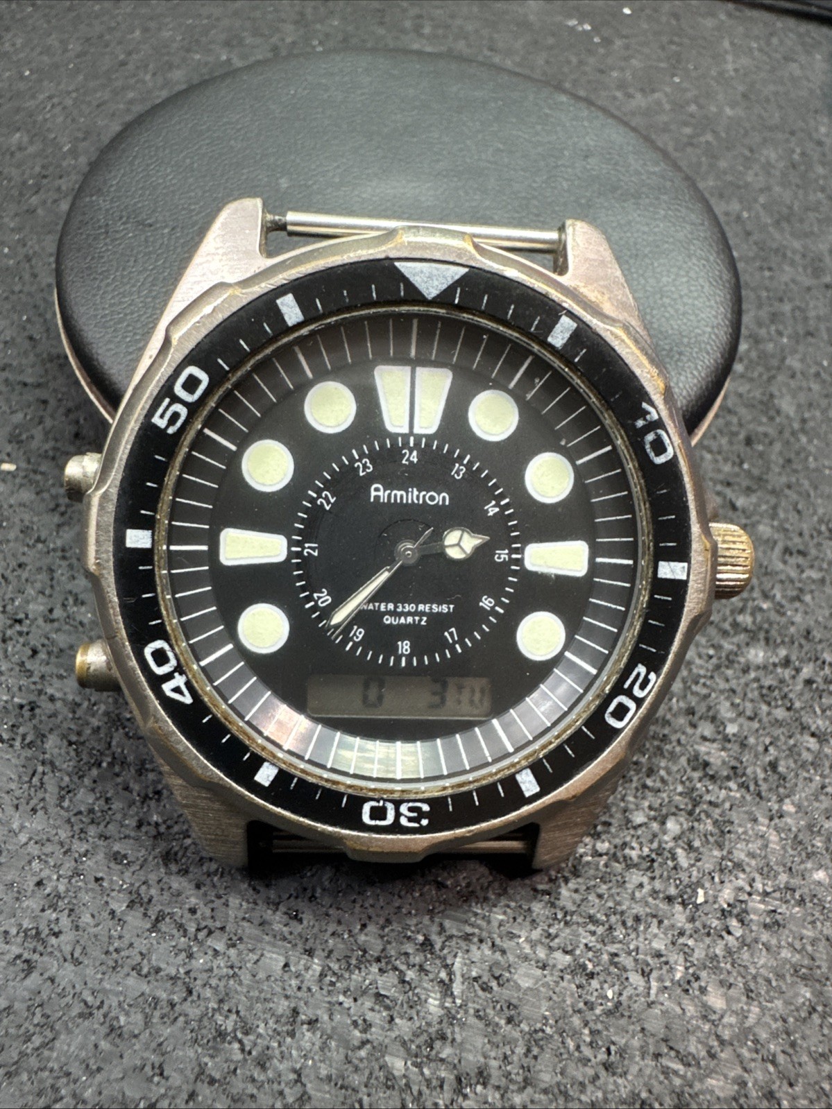 Men’s Vintage Armitron 20/2167k Sports Watch Diver Style Works Read