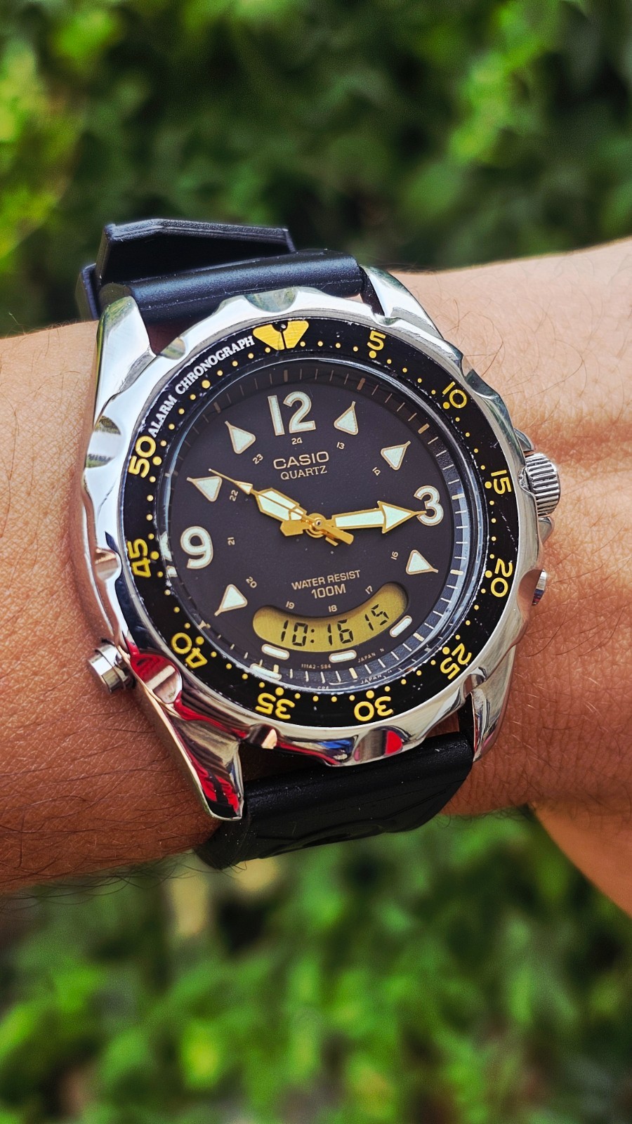 Casio AD-520 (Arnie Smile) AD-Analog-Digital Chronograph – 100M Water Resistant