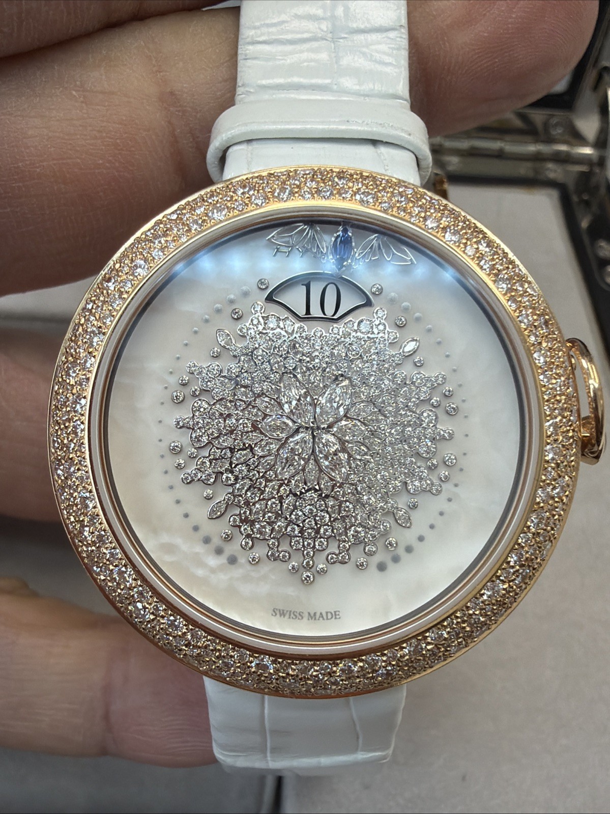 Hysek Kalysta Exotic Tale Jumping Hour KA3926R95 18k Rose Gold Mop Full Diamond