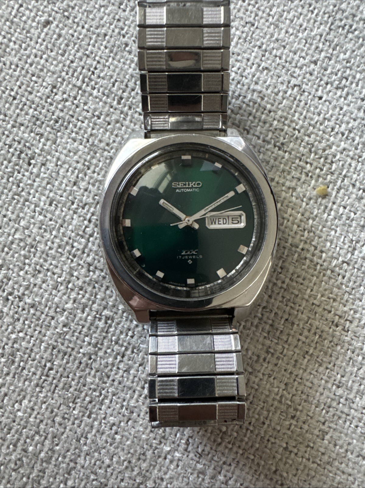 Rare Vintage Seiko DX 6106-8207 Automatic 17 Jewels Green Sunburst Day Date