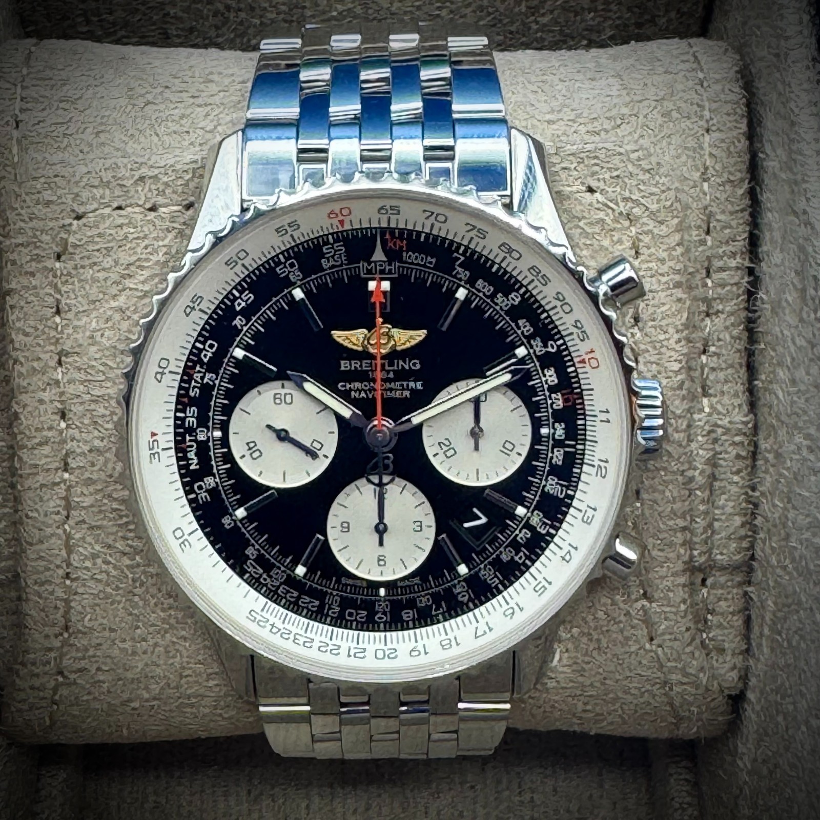 Breitling Navitimer 01 AB012012 – Black Dial – 43mm