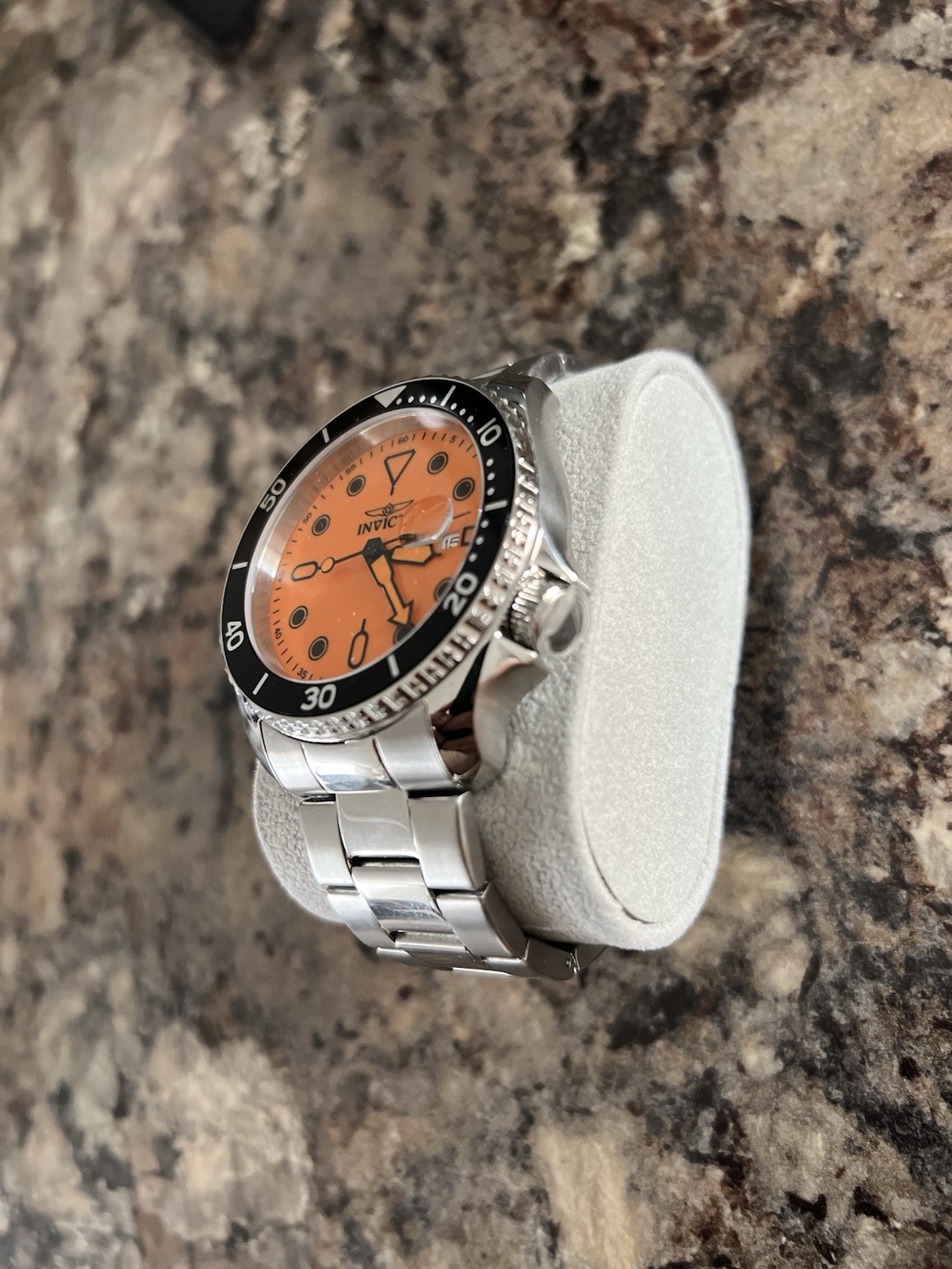 Invicta Pro Diver 200m Orange Dial SS Bracelet Date Black Bezel