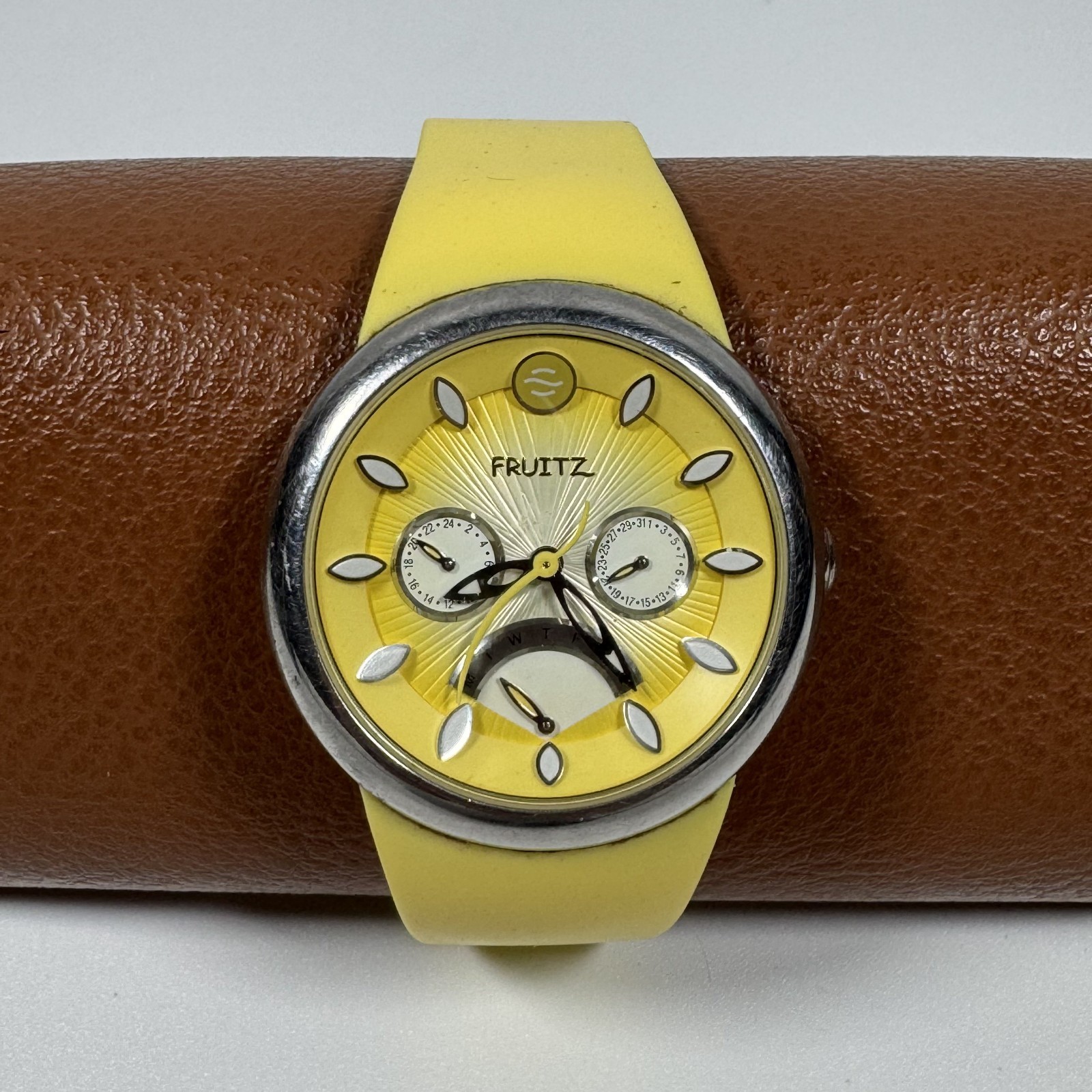 FRUITZ Watch YELLOW Rubber BAND And FACE PHILIP STEIN Rare Swimming