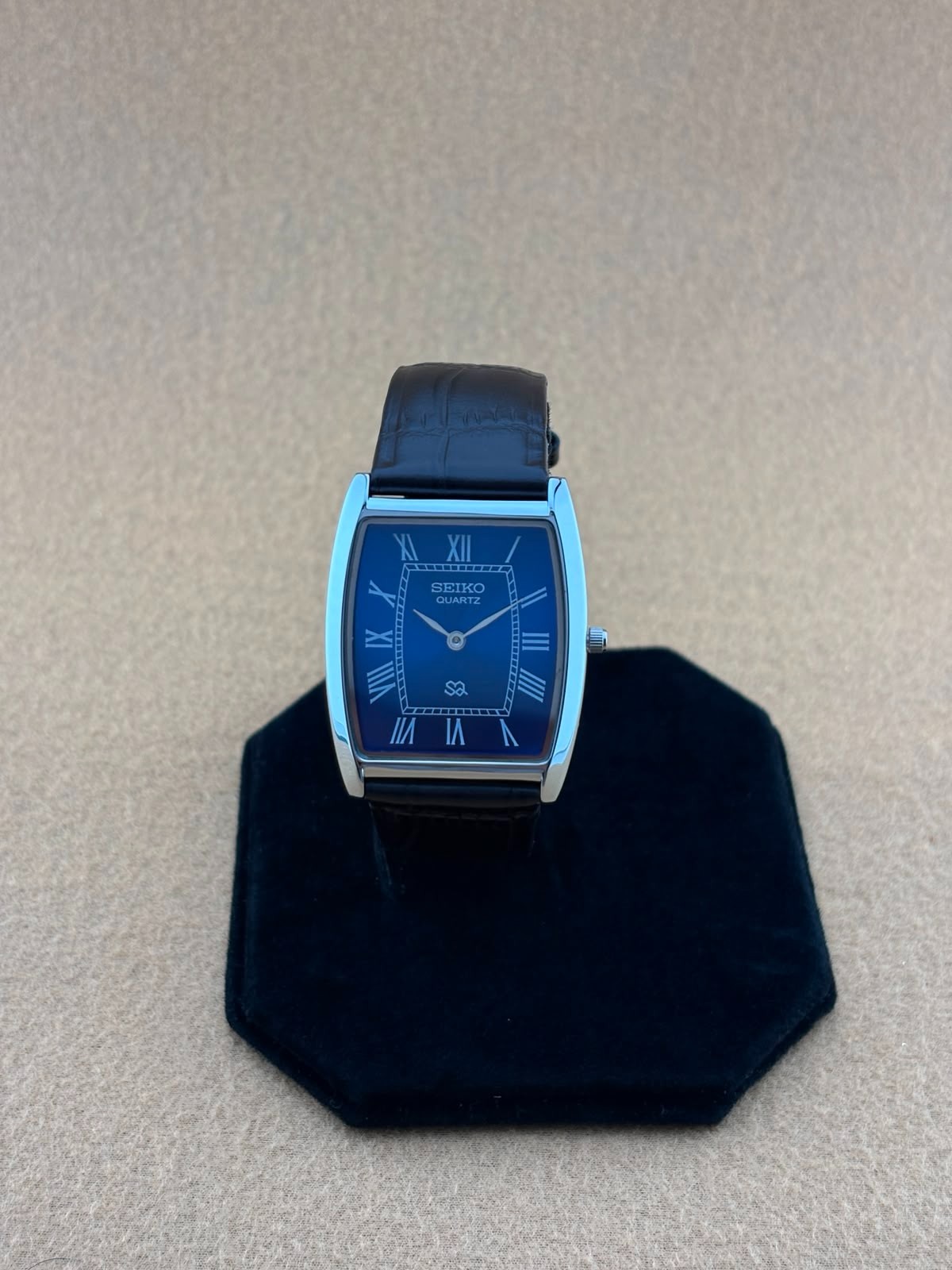 RARE BLUE Vintage Seiko Slim Barrel Quartz Men’s Wristwatch-dark brown strap