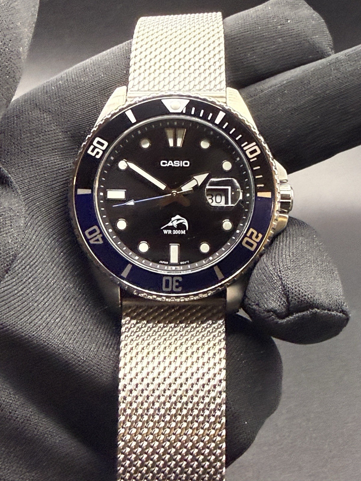 Casio Duro Batman – Custom Mod | Cyclops Mineral Crystal | Milanese