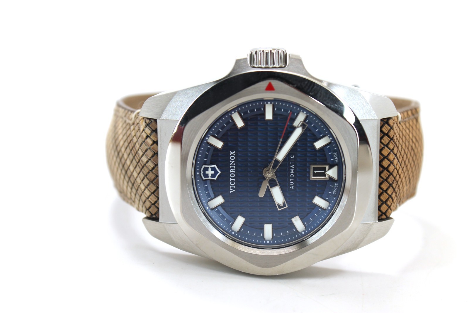 Victorinox Men’s I.N.O.X. Automatic Leather and Rubber Watch – 242018.1 NEW