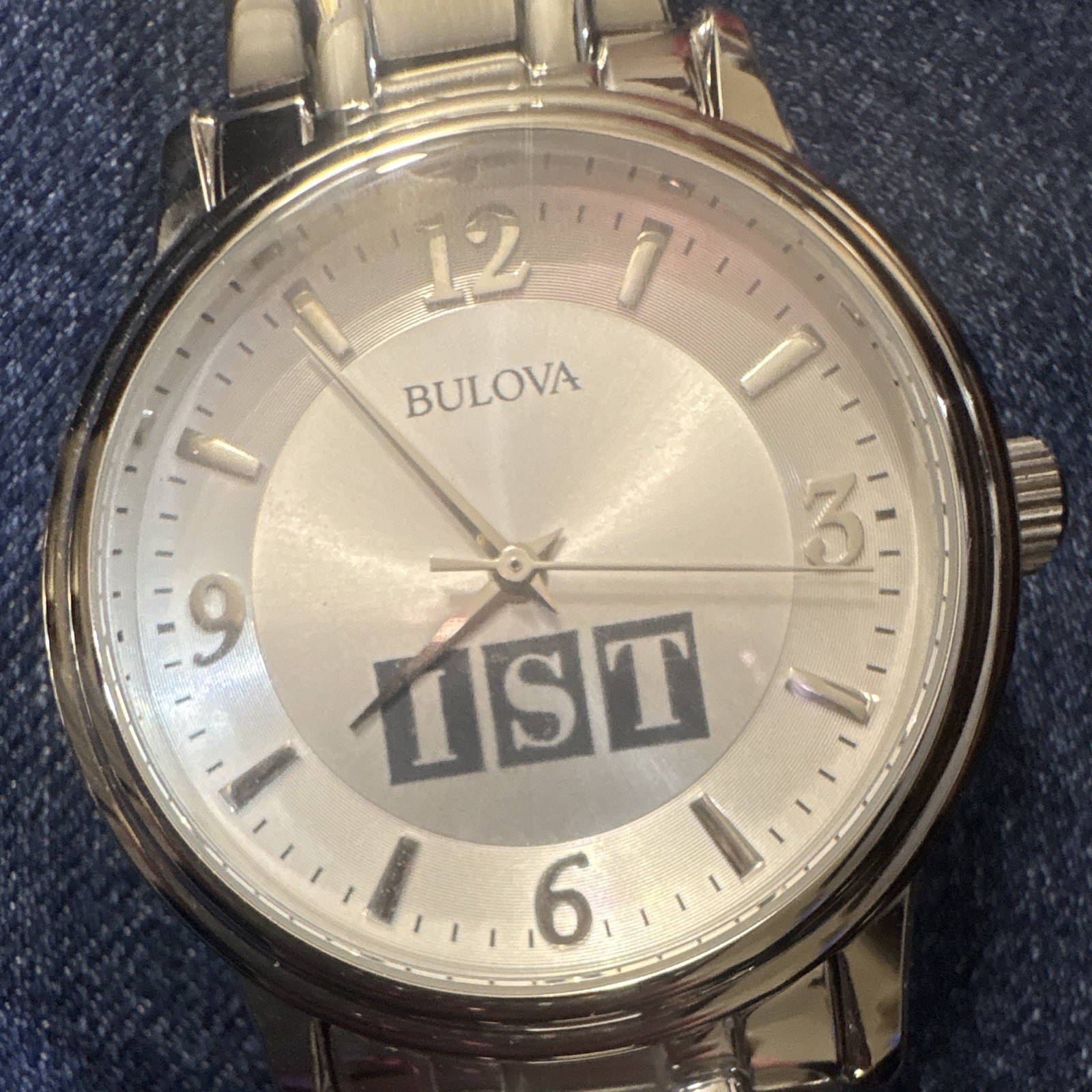 Bulova 1st Women’s Quartz Analog Wristwatch Silver Dial Steel Bracelet 30m