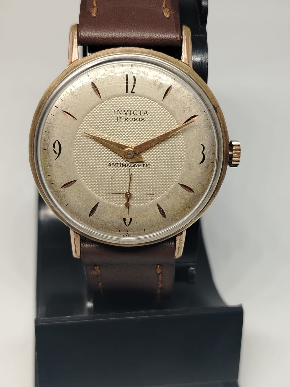 Invicta 17 Rubis Antimagnetic Vintage Swiss Watch Rose Gold Guilloché Dial 1950s