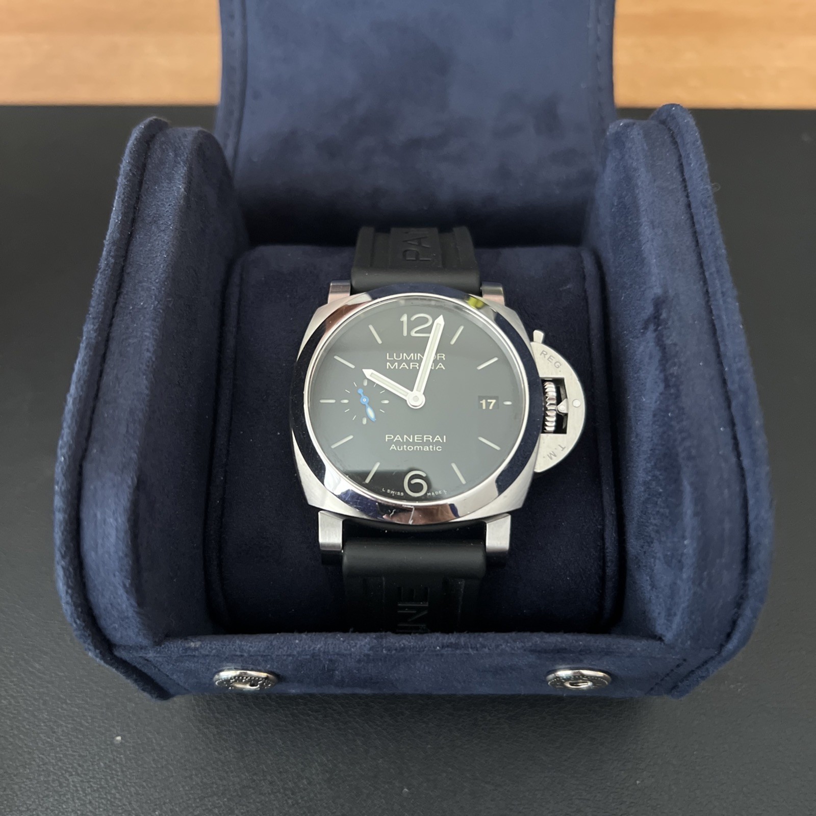 Panerai Luminor Quaranta 40mm PAM01372