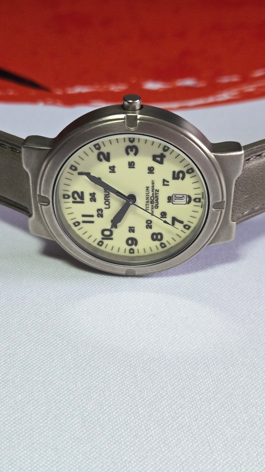 Lorus Men’s Titanium Quartz Field Watch – New Mineral Crystal & Strap – Mint