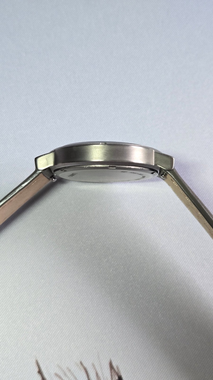 Lorus Men’s Titanium Quartz Field Watch – New Mineral Crystal & Strap – Mint