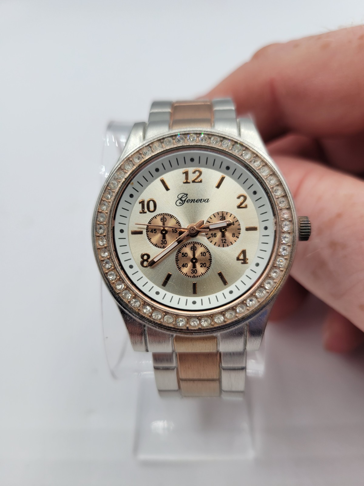 2-Tone Rose Gold Silver Band Ladies Geneva Cuff Watch. new battery