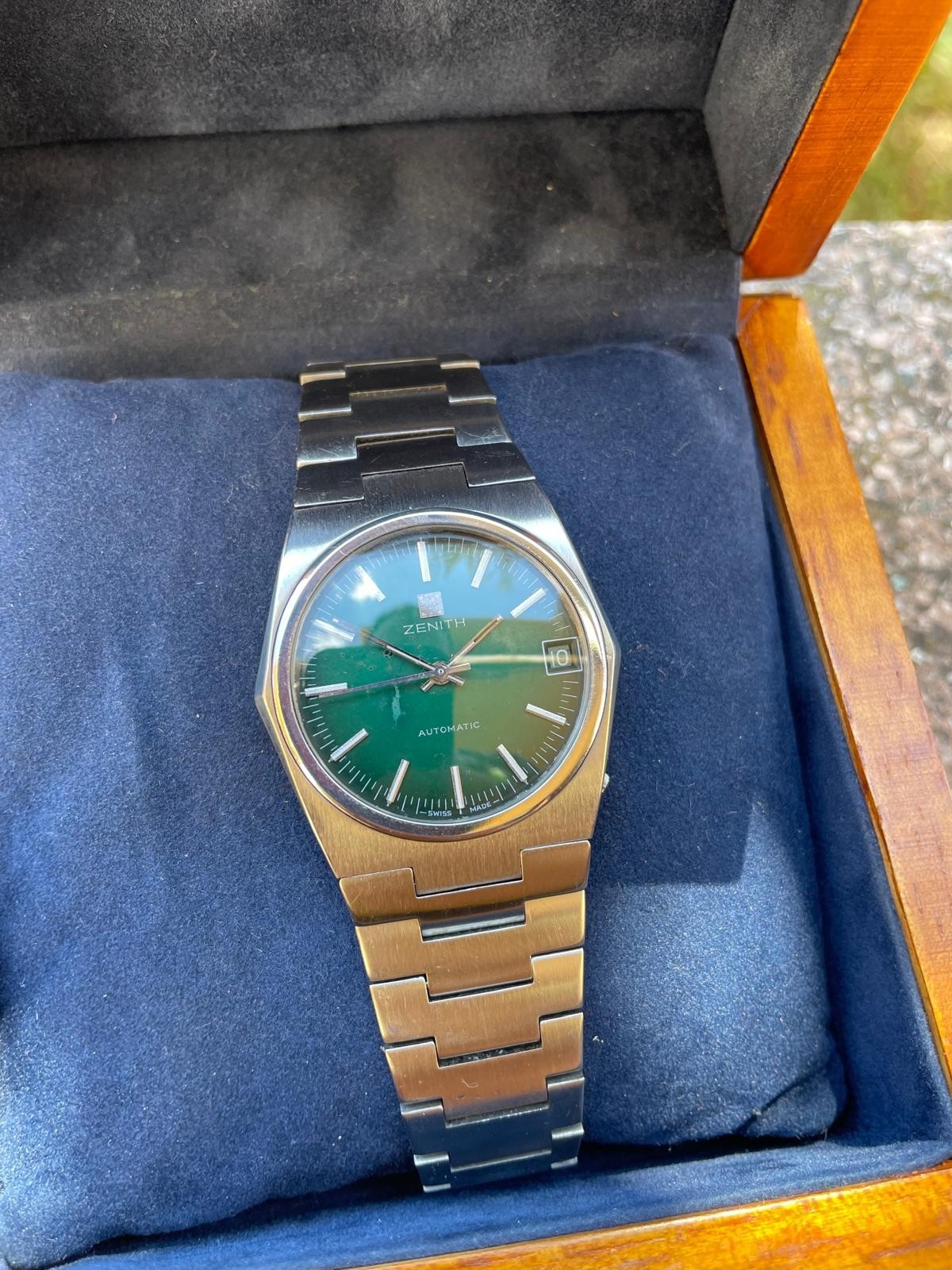 Zenith Automatic SURF 1433 green dial watch with HIDDEN CROWN