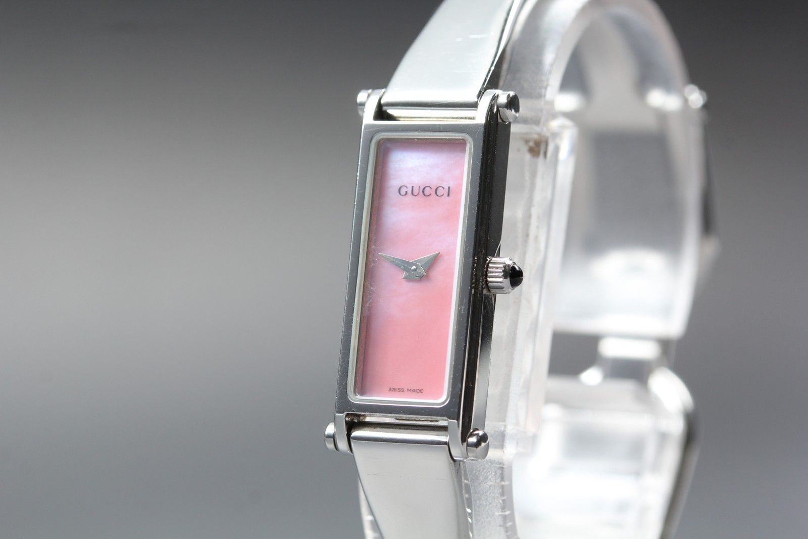 [Near MINT] GUCCI 1500L Pink Shell Dial Quartz Women’s Bangle Watch From JAPAN