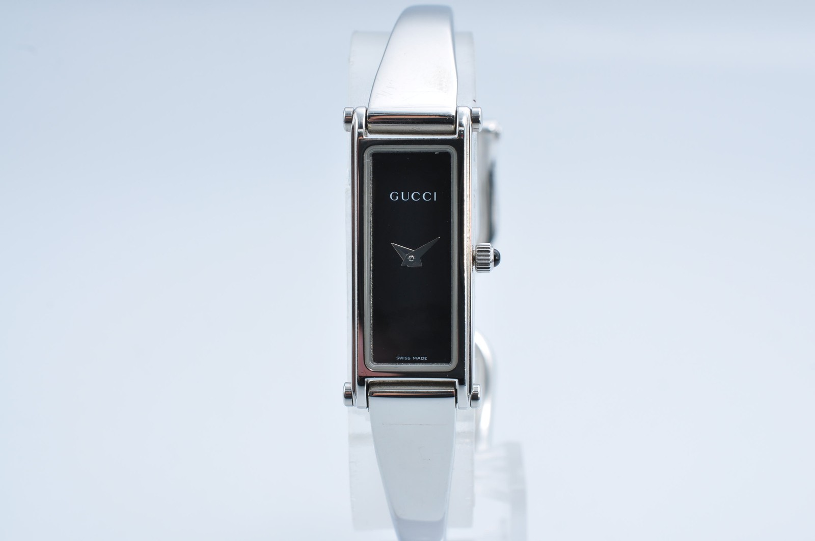 GUCCI 1500L Bangle Quartz Analog Square Silver Watch w-10182