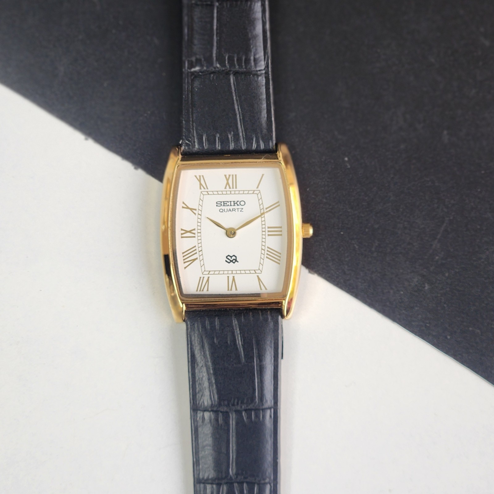 Vintage Seiko Slim Tank Quartz Men White Dial Dress Watch-Free Shipping