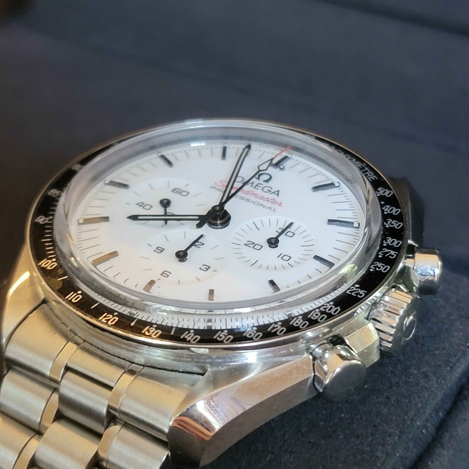OMEGA Speedmaster Moonwatch Professional 310.30.42.50.04.001 (Box and Papers)