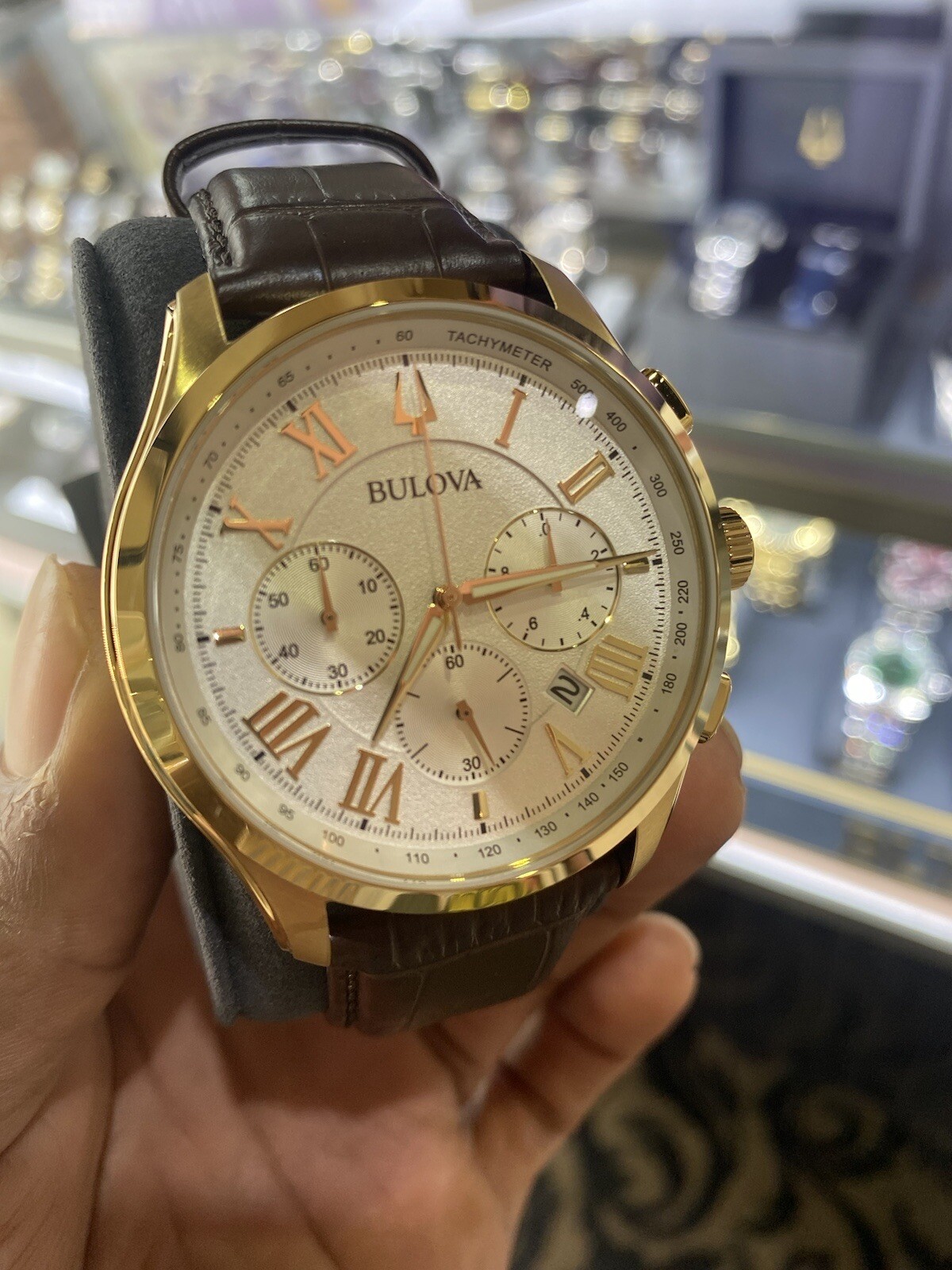 Bulova 97B169 Men’s Classic Watch – leather strap – quartz
