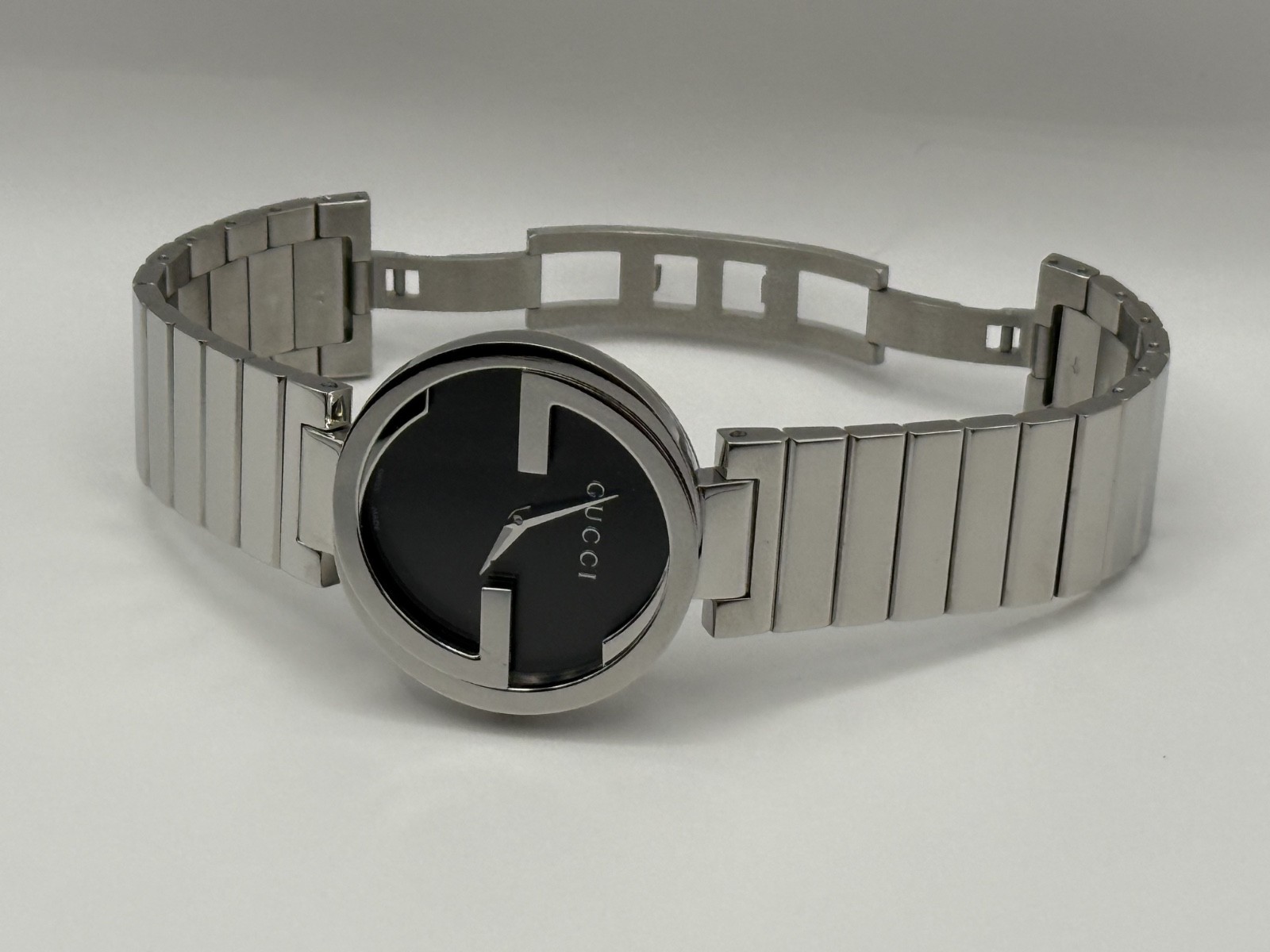 Gucci Interlocking G Stainless Steel Black Dial Quartz Ladies Watch YA133307