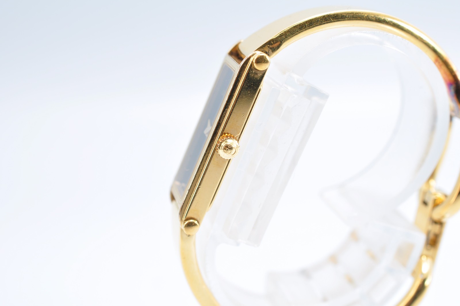GUCCI 1500L Bangle Quartz Analog Square Gold Black Watch w-12232