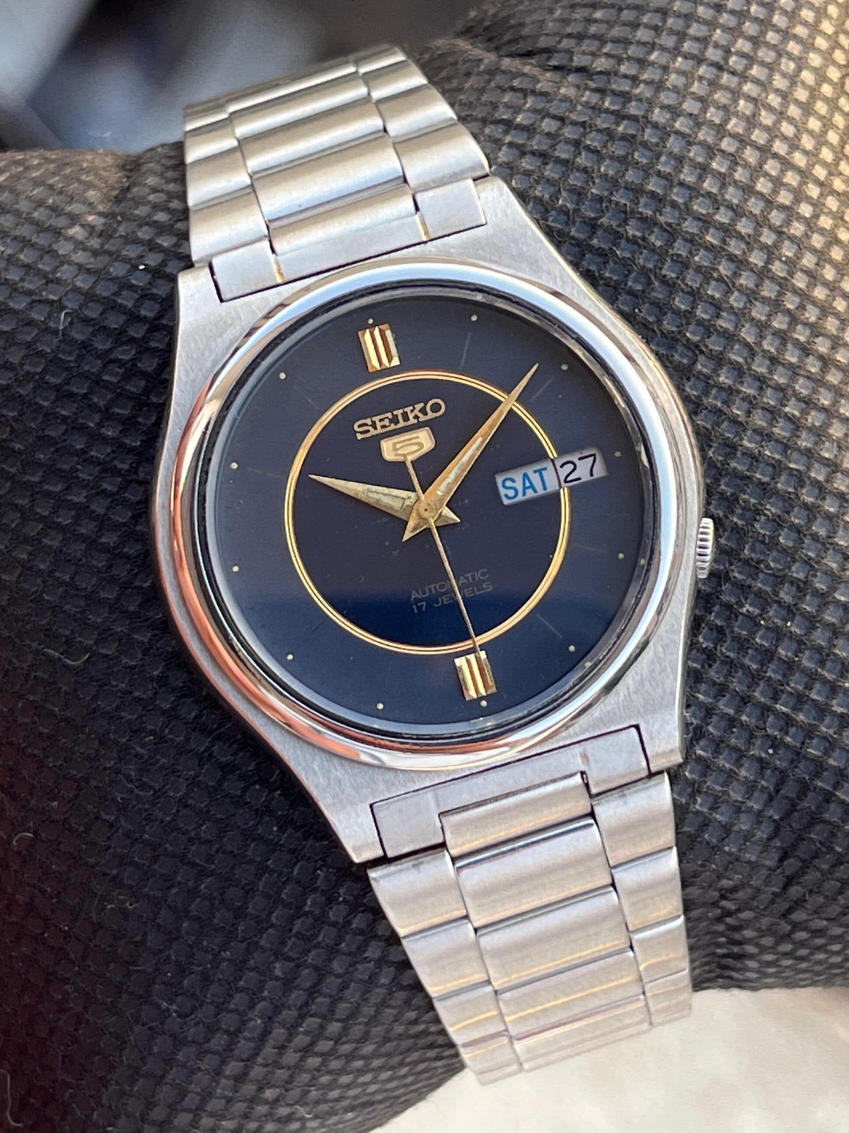 Vintage Seiko 5 Automatic 7009 Midnight Blue Gold Circle Watch