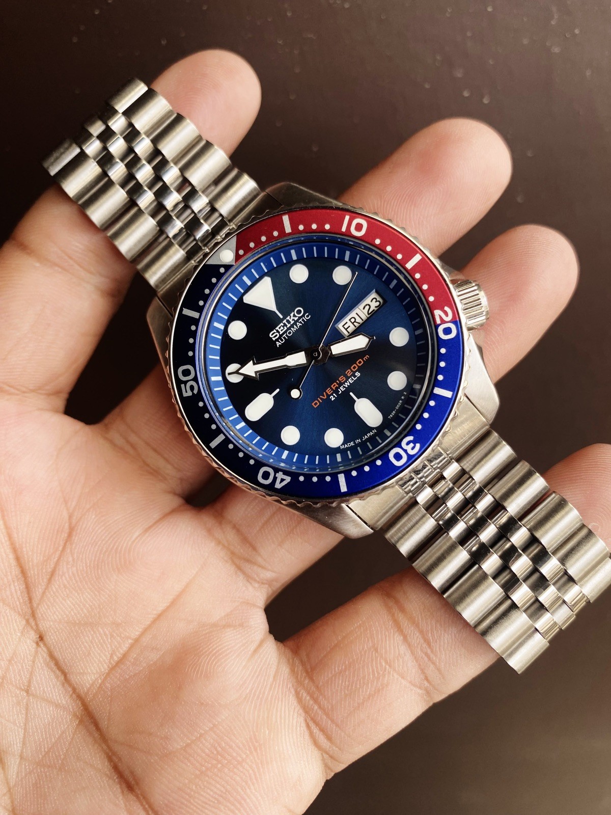 Seiko SKX009 Automatic Diver Watch Pepsi Bezel Day-Date Jubilee Bracelet Watch
